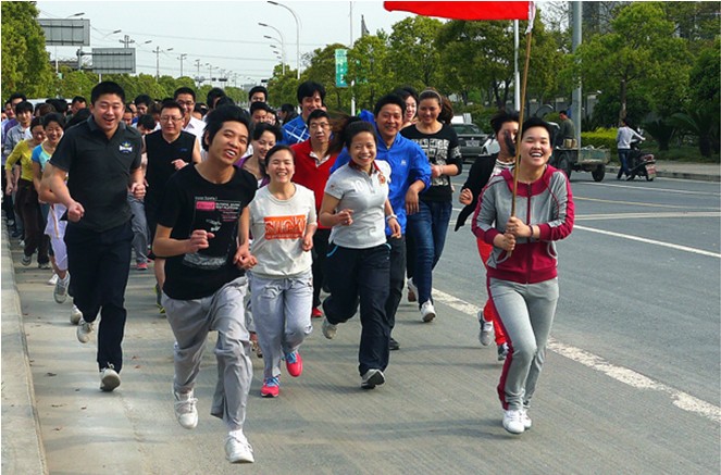 活力青春，與長(zhǎng)跑同行！